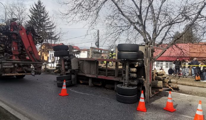 camion de lemne accident Pascani