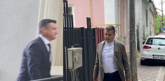 Chirica și directorii din primărie au rămas muți în fața noilor acuzații ale DIICOT. Ce le-au spus procurorii Mihai Chirica si Alexandru Mustiata intra in sediul DIICOT Iasi