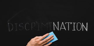 Scandal la o mare universitate din Iaşi! Acuzaţii de discriminare, aduse de un student! (EXCLUSIV) Discriminare