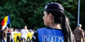 Bătaie între o ieșeancă și o femeie-jandarm în parcarea Spitalului Arcadia. Procurorii au arestat agresoarea femeie-jandarm