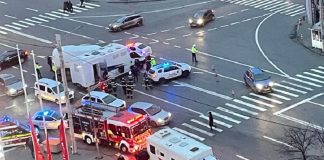 Accident. O mașină cu deținuți lovită în plin în Păcurari. Galerie foto accident masina cu detinuti in Pacurari