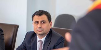 Situație periculoasă la Prefectura Iași. Prefectul Felix Guzgă este presat de partid să blocheze activitatea Consiliului Județean Felix Guzgă