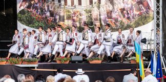 Weekend dedicat tradițiilor, la Palas: Festivalul folcloric internațional „Trandafir de la Moldova” și meșteșugari din toate colțurile țării