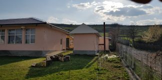Cinci funcţionari, judecaţi după moartea unui copil de 3 ani! Micuţul a căzut în fosa septică a unei şcoli! (EXCLUSIV)