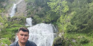 Caz de corupţie, la Iaşi! Bărbatul susţinea că are „pile” la Primărie şi la spital! FOTO Vlad Constantin Mircea