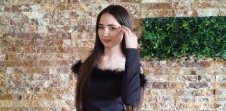 Această elevă superbă s-a sinucis de frica examenului de evaluare națională Adelina Teșu, o elevă de numai 16 ani din comuna Fântânele județul Iași a fost găsită spânzurată de familie