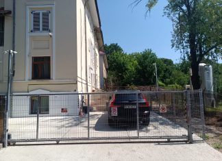 Amendă uriașă pentru doi IT-iști din Iași. Au fost condamnați pentru amenajarea ilegală a unor locuri de parcare lângă un monument istoric