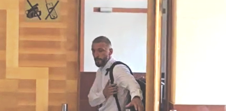 Video! Imagini șocante cu milionarul care și-a agresat iubita. Mandachi adus din nou la Judecătorie Ștefan Mandachi intră în sală la Judecătoria Iași