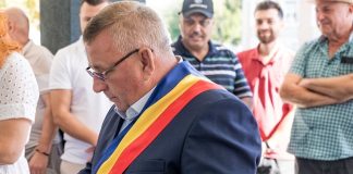 De la vis la realitate: noul sediu al Primăriei Lungani a fost inaugurat și sfințit de preoți taiere panglica noul sediu al Primăriei Lungani