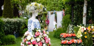 Spectacol vizual inedit în grădina Palas: 21 de instalații realizate din mii de flori naturale, în cadrul evenimentului „Florall – Festivalul Artei Florale” Florall Palas