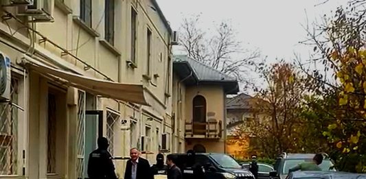 Val de rețineri în dosarul patronului de la Vanbet. Acuzații de șantaj și trafic de influența Fanel Bogos adus la DNA