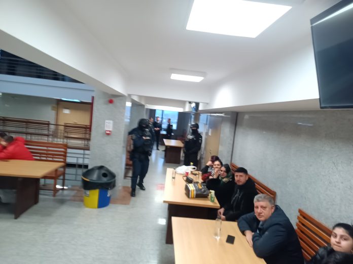 Suspecti trafic persoane hol Tribunalul Iasi