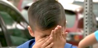 INUMAN: Copil de 3 ani, muşcat de ureche de iubitul mamei! Un alt micuţ, bătut cu biciul de individ! Baietel plangand