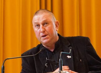 Profesor universitar din Iași arestat pentru viol. Victima, o studentă care a picat un examen Corneliu Gașpar