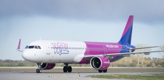 Companie aeriană, obligată la plata unor daune de mii de euro către o familie de ieșeni!