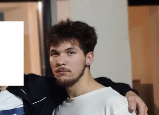 Acest individ a făcut sute de poze cu fetițe goale în ipostaze porno! Judecătorii l-au lăsat liber!