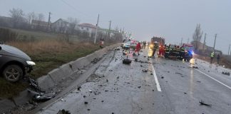 Video! Un mort și cinci răniți într-un accident în localitatea Traian accident Traian-Săbăoani