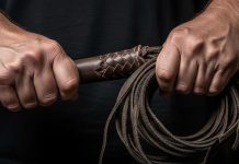 Şocant! Adolescentă lovită cu biciul de propriul tată! Ce a păţit părintele!