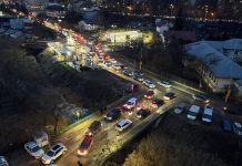 Video! Lucrările de la podul din Tătărași au paralizat complet un complex rezidențial: „Nu știm cum o să ieșim din cartier dimineața” trafic Green Park