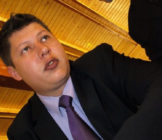 Fraudă uriașă în magazine Vodafone. Afacerist ieșean executat de procurori Cristinel Hizan-Vodafone