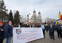 Video! Zeci de ieșeni au protestat împotriva taxelor și impozitelor majorate! Cea mai mare nemulțumire: prețul apei protest împotriva taxelor și impozitelor