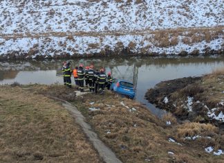 Video! Accident spectaculos în Iași! O șoferiță a plonjat cu mașina în Bahlui-Update