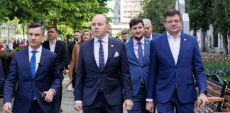 Scandal uriaș în Primăria Iași. Chirica i-a înjurat pe Alexe și Muraru, a devastat sala de ședințe Mihai Chirica, Alexandru Muraru, Costel Alexe