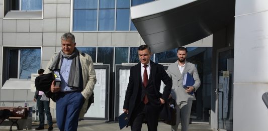 Sentinţă în dosarul „Flux”! Judecătorii de la Tribunal au rămas în pronunţare în procesul primarului Chirica! Mihai Chirica și avocatii Daniel Atasie și Bogdan Trofin