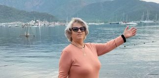 Silvia Diaconu, pensionară „invalidă” din Iași, care dansează în vacanțe exotice, a rămas fără pensia de handicap Silvia Diaconu în concediu