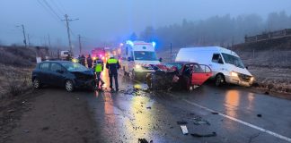 Video! Accident rutier frontal în Ruginoasa. Trei persoane au rămas încarcerate -Update
