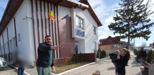 Video! Situație tragică pentru o mamă din Iași! S-a luptat cu tatăl copiilor ei ca micuții să nu ajungă în plasament: „Mi-a spus că nu are să le dea să mănânce”