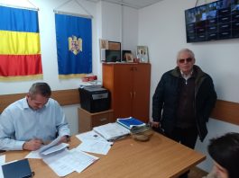 Video! Fostul subprefect Vasile Ețcu a terorizat un sat întreg! Sătenii îl acuză că le-a luat terenurile și i-a scos afară din case