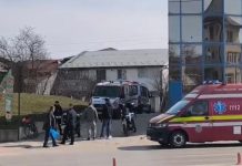 Video! Accident rutier între un autoturism și o motocicletă! Un adolescent a fost transportat la spital