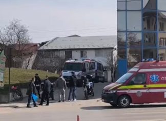Video! Accident rutier între un autoturism și o motocicletă! Un adolescent a fost transportat la spital