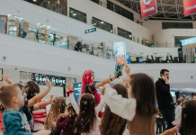 Weekend plin la Palas: demonstrații ale patrulei canine, spectacol muzical susținut de 140 de copii, teatru și ateliere interactive