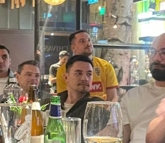 Foto paparazzi! Imagini incendiare! PNL Iași, la masa cu USR. Se rupe coaliția lui Chirica? intalnire PNL-USR la Timeout