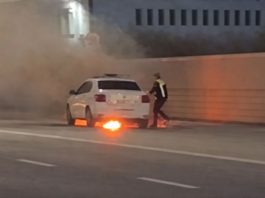 Video! Incendiu în Iași: o autospecială de poliție a ars ca o torță în Bucium