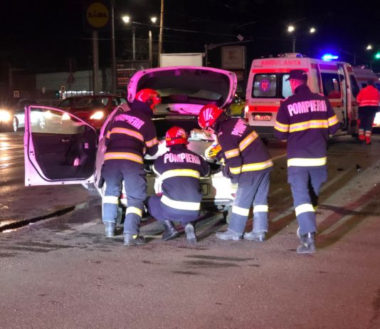 Galerie FOTO! Accident violent în Tudor. Un tânăr a ajuns la spital