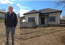 FOTO/VIDEO! Casă cât un conac într-un mandat, drum făcut de primar pe terenurile oamenilor. Scandal uriaș într-o comună din județ