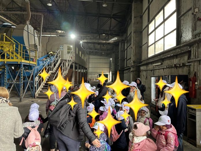 elevi în vizită la ADIS