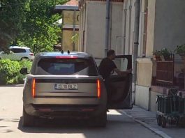 Foto/Video! Notarul imobiliarilor din Iași s-a baricadat la Socola după scandalul din Fratelli Vlad Pătrășcanu la Socola