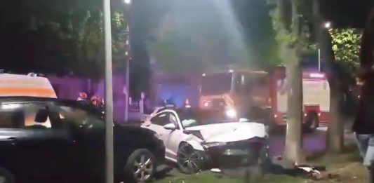 Video! Accident rutier grav în Pașcani. Două tinere au ajuns la spital – UPDATE