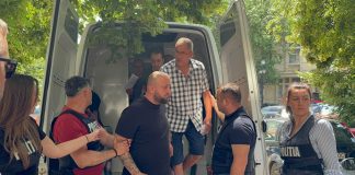 Update! Foto/Video. Cei 14 șoferi de la CTP care au furat motorină au fost aduși la instanța cu propunere de arestare