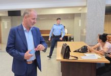 Vasile Chifan și fiica sa la instanță
