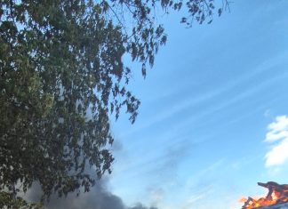 Video! Incendiu violent la Tiki Village