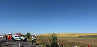 Cine e responsabil de accidentul mortal de la Lețcani. Autoturismul a intrat frontal în camion