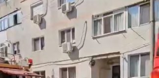 Incendiu puternic la un bloc din Iași. Pompierii intervin de urgență