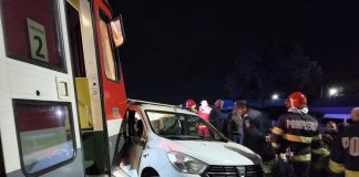 Accident feroviar în comuna Ceplenița. Trenul Iași–Hârlău a lovit un autoturism